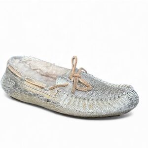 UGG Australia Dakota Slippers Moccasin in Golden Silver Metallic Leather US 9